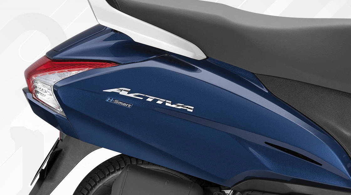Premium Chrome Stroke on Side Panel